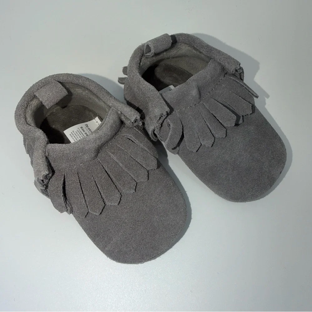 BearPaw Gray Genuine Suede Fringe Infant Moccasins size 0-6mo